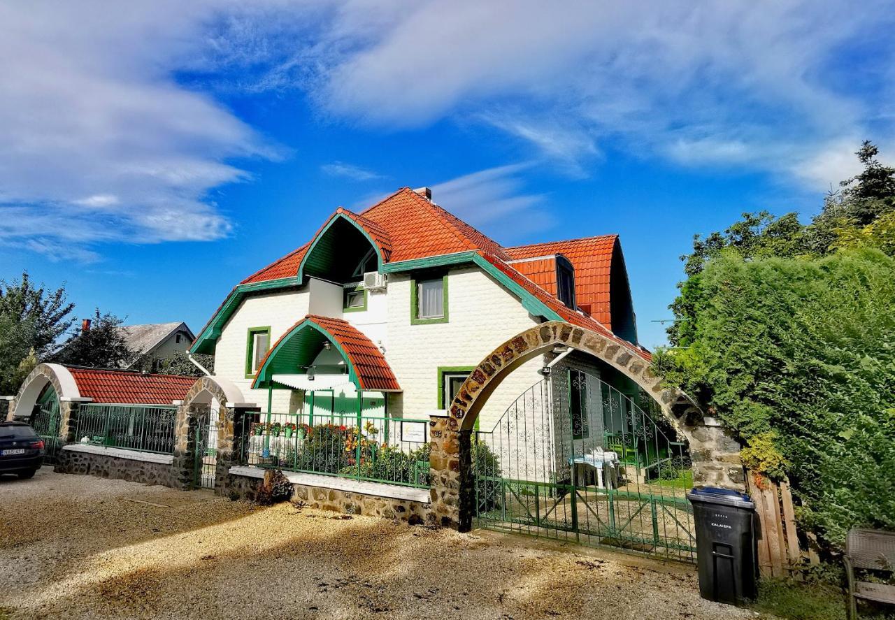 פוניארצוושהג' Dolce Villa Balaton מראה חיצוני תמונה